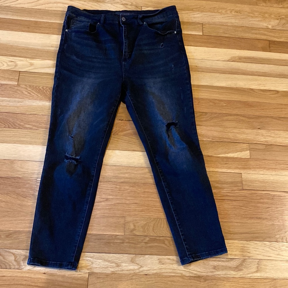 Risen high waist distressed cropped jeans size 1xl (16)